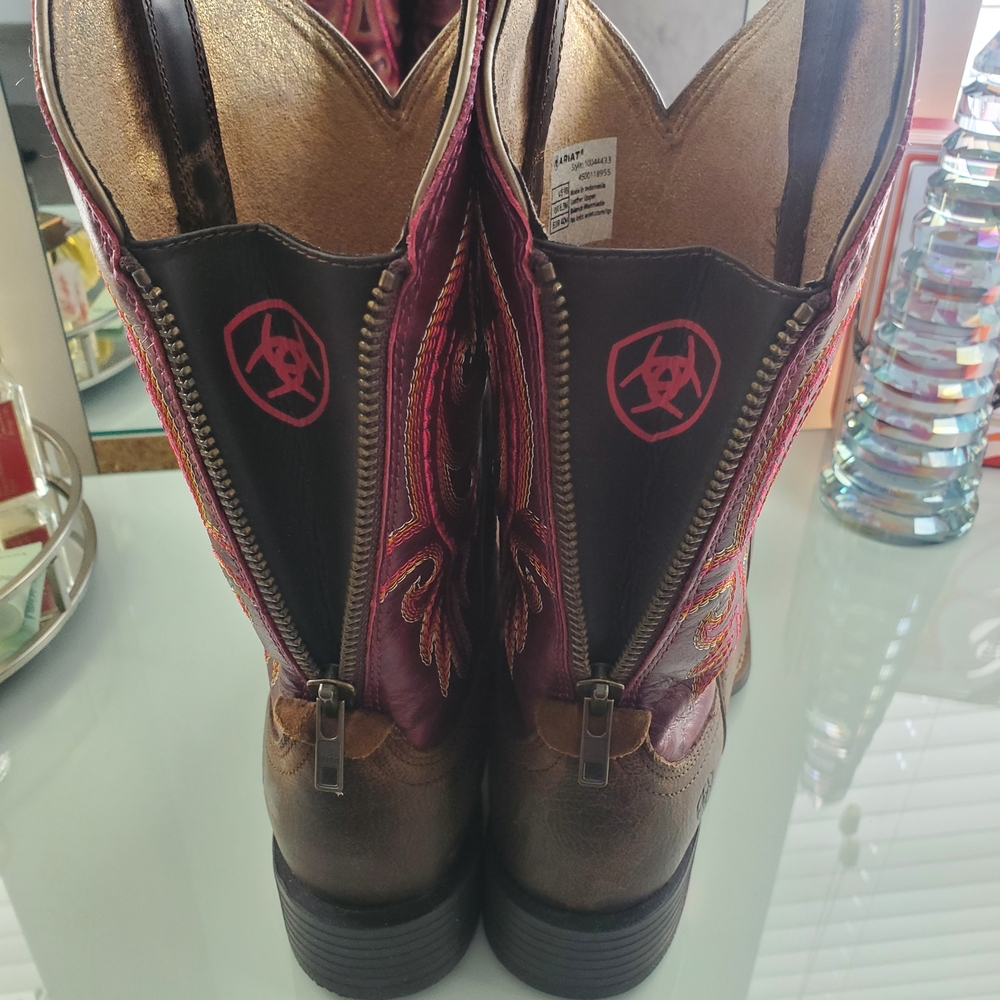 Ariat Women's Cowboy Boots Sz 9.5 Worn Once